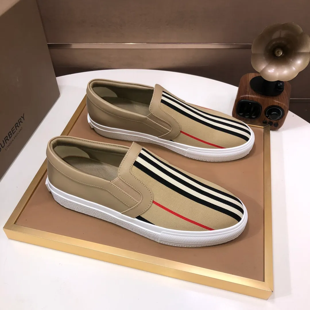 Men's shoes 💰480💰 [Burberry] (cowhide lining) classic low-top sneakers｜Imported cowhide with classic plaid fabric｜Cowhide lining｜Original outsole｜Fine workmanship and comfortable to wear Size: 38-44 (customized at 45)